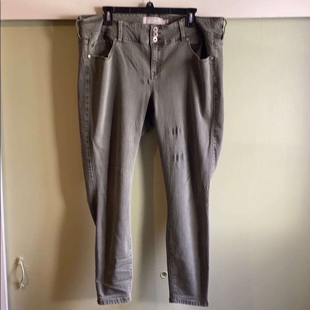 Torrid size 20 green jeggings